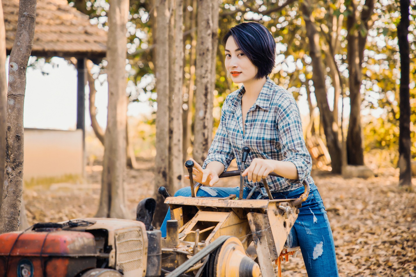 Diễn giả, MC Thi Thảo cùng NSƯT Cao Minh đưa các nữ CEO đi thực tế - Ảnh 9.
