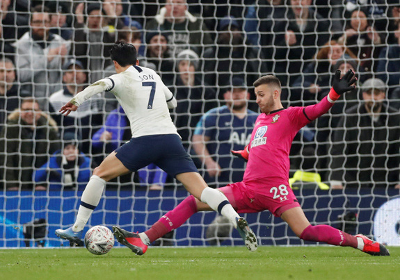 Rượt đuổi nghẹt thở sân nhà, Tottenham giành vé cuối FA Cup