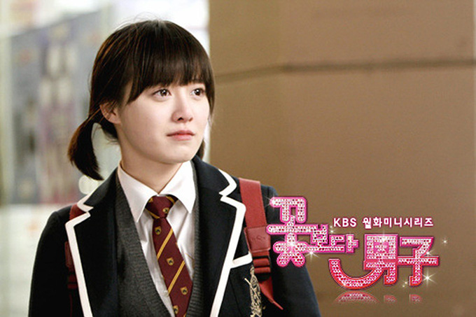 "Nàng cỏ" Goo Hye Sun vui vẻ du học sau bê bối ly hôn