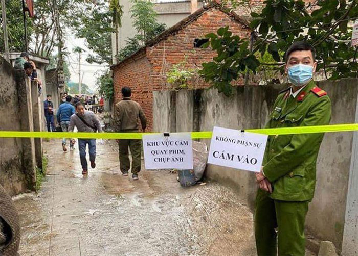 Dùng dao chém mẹ tử vong, bố và em trai cùng hàng xóm bị thương