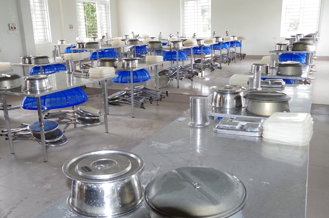Cận cảnh nơi tiếp nhận 300 c&ocirc;ng d&acirc;n trở về từ Trung Quốc tại H&agrave; Tĩnh - Ảnh 7.