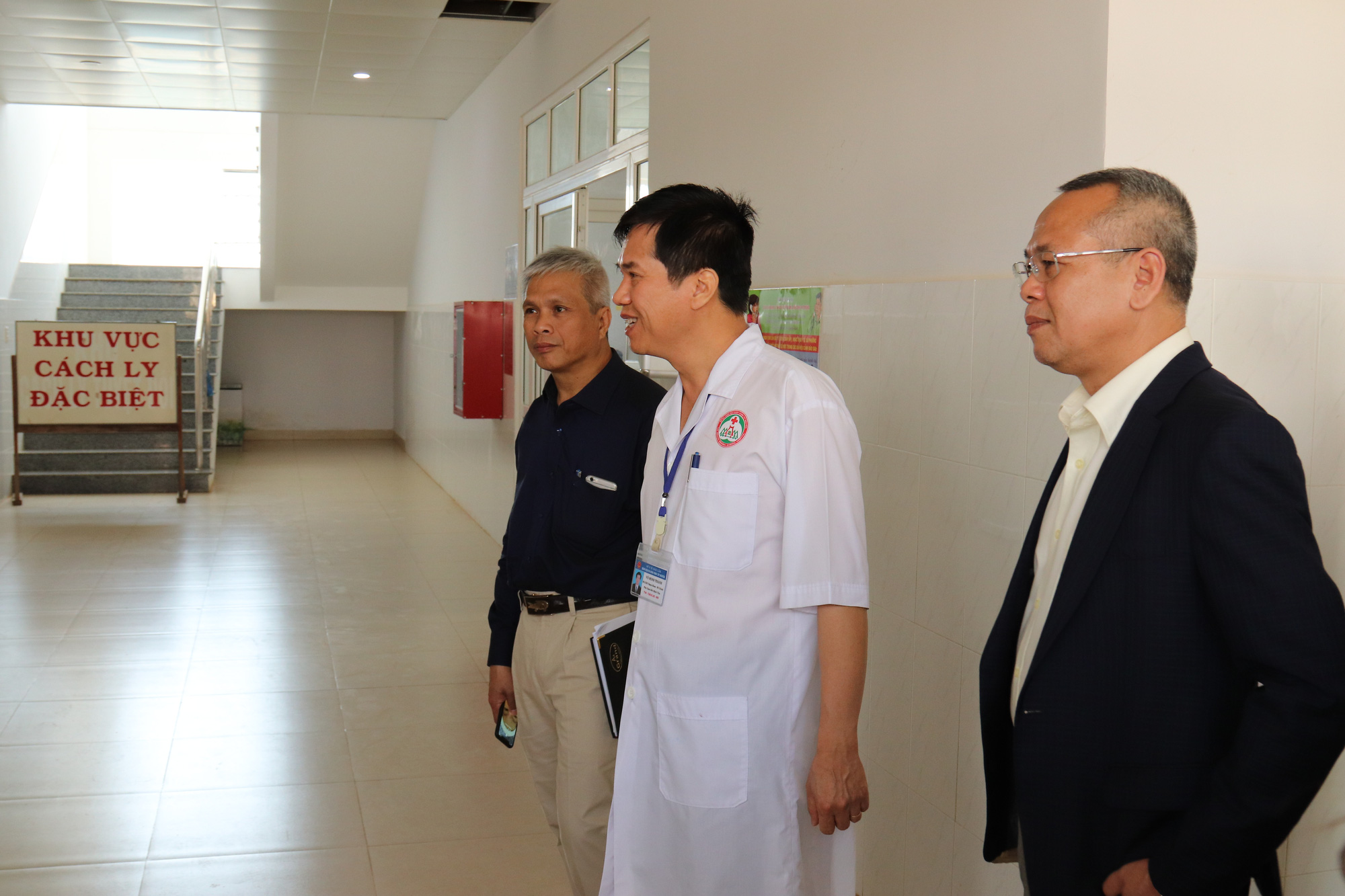 Có kết quả xét nghiệm 4 người bị ho trong gia đình có người từ Trung Quốc trở về