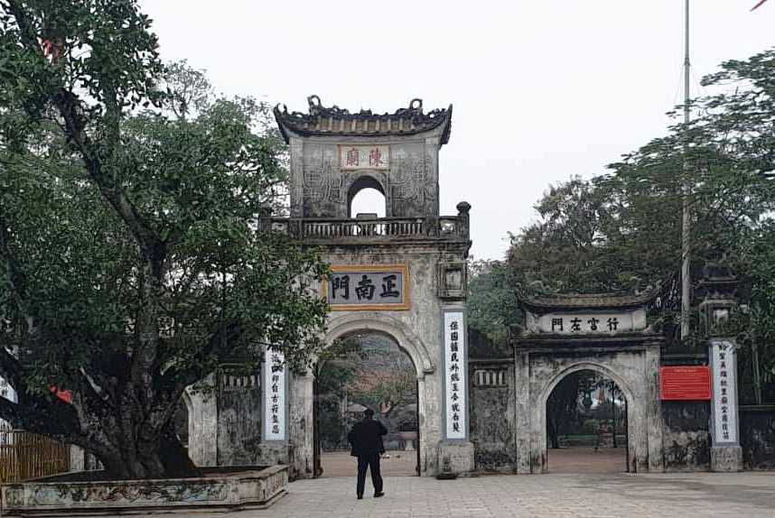 Không tổ chức Khai Ấn, đền Trần vắng vẻ đến ngỡ ngàng
