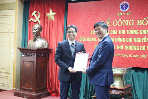 C&ocirc;ng bố quyết định của Thủ tướng Ch&iacute;nh phủ về c&ocirc;ng t&aacute;c c&aacute;n bộ tại Bộ Y tế - Ảnh 1.