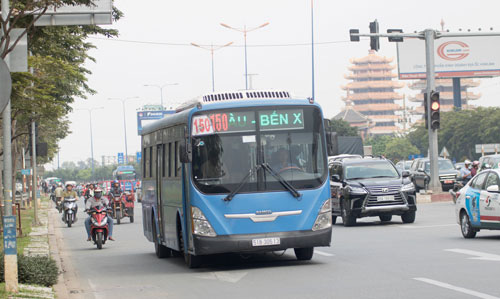 Phải tính lại cách điều hành xe buýt