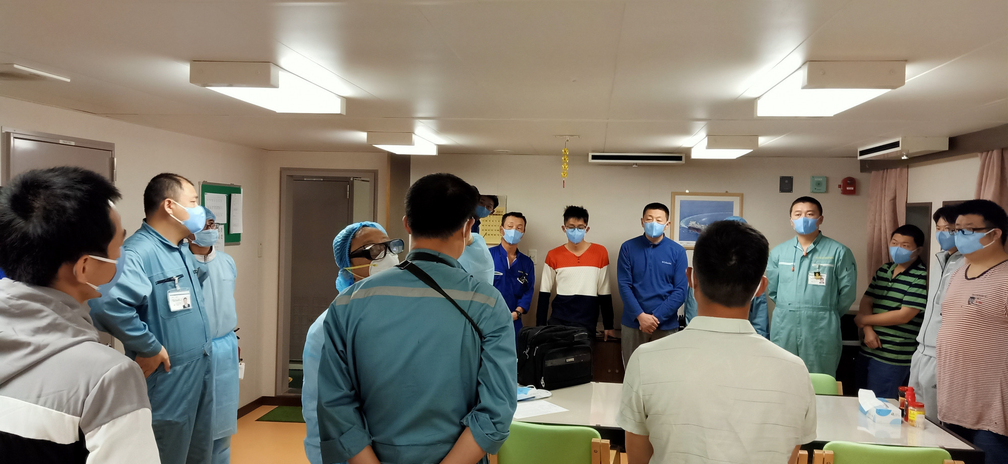61 du khách tàu Diamond Princess bị nhiễm virus nCoV không xuống cảng biển ở Huế - Ảnh 2.