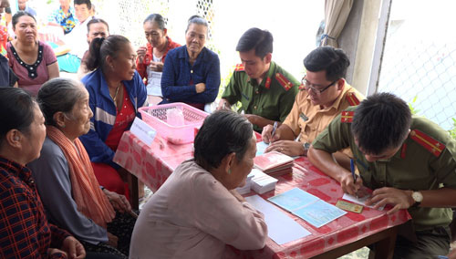 Gần dân, vì dân phục vụ - Ảnh 2.