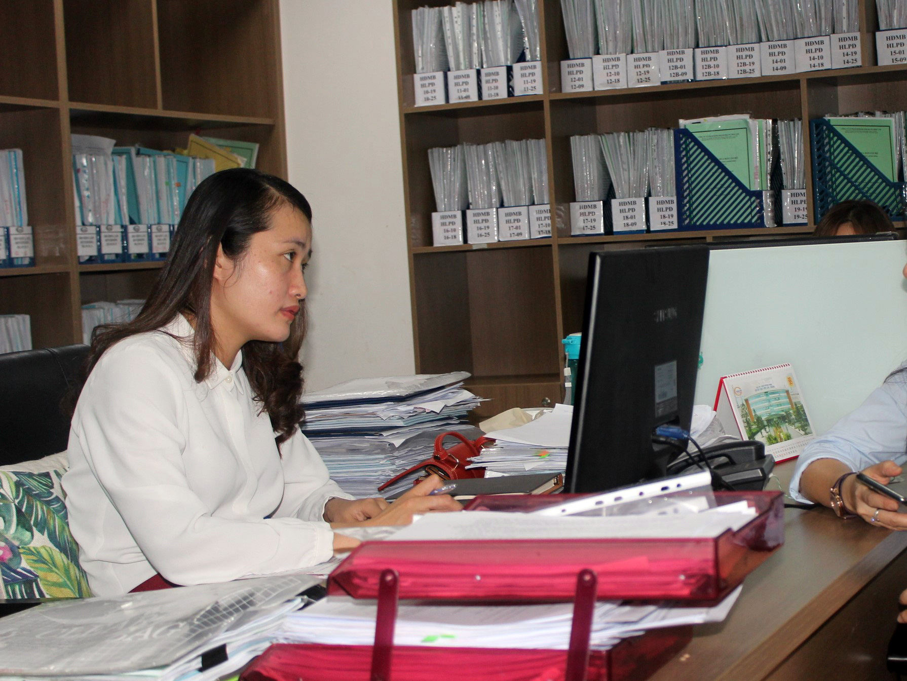 Cùng nhau vượt khó