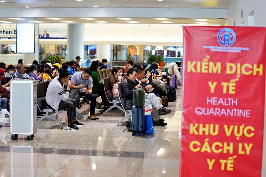 Nội Bài, Tân Sơn Nhất dừng đón chuyến bay từ Hàn Quốc - Ảnh 2.