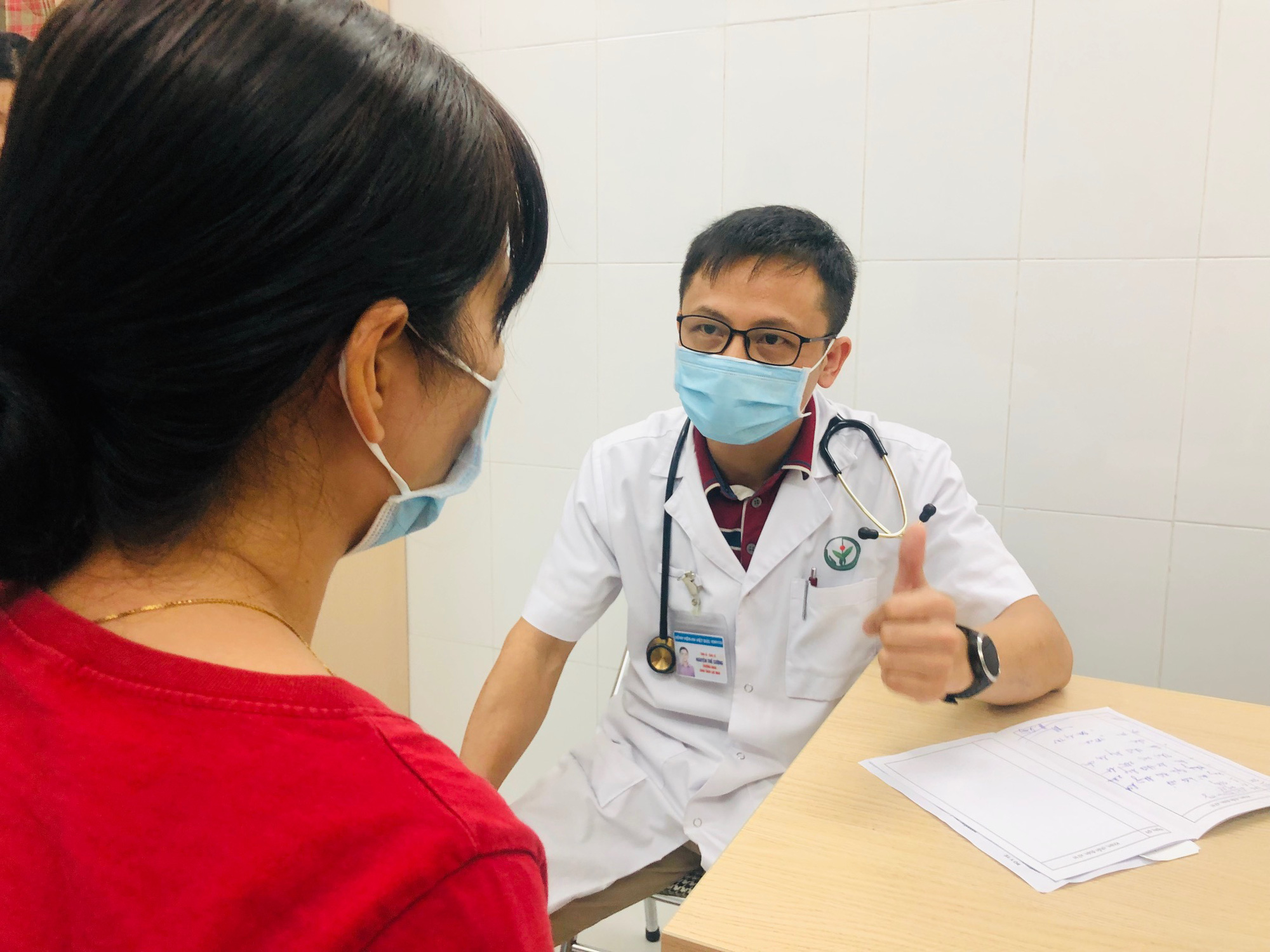 B&aacute;c sĩ giải th&iacute;ch v&igrave; sao d&acirc;n văn ph&ograve;ng hay bị vi&ecirc;m đường tiết niệu - Ảnh 1.