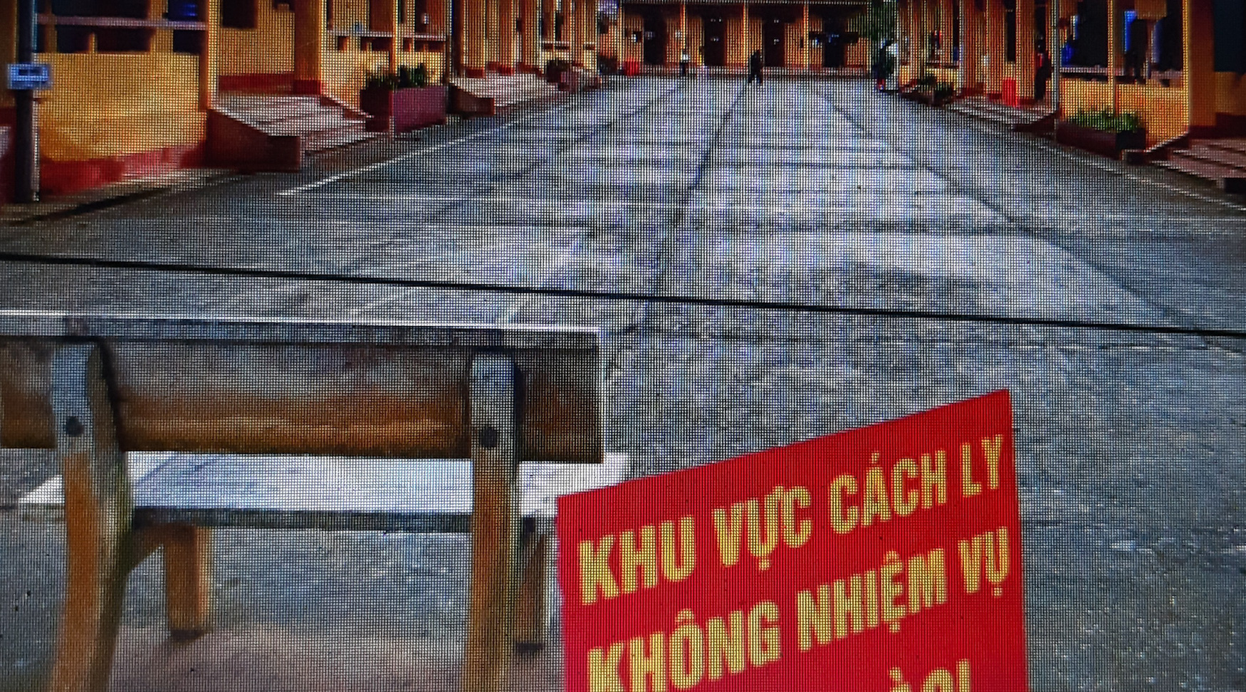 Tiếp xúc với bạn có mẹ nhiễm Covid-19, 3 du học sinh tự nguyện cách ly