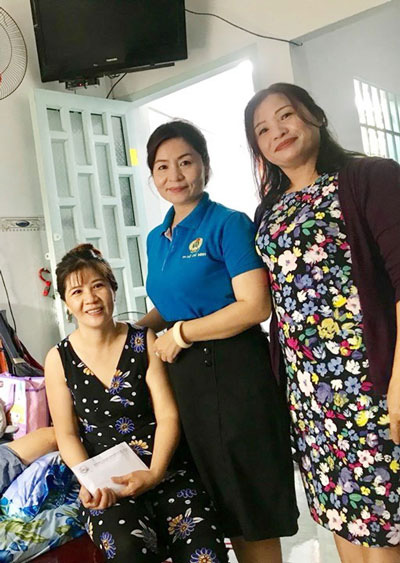 Động vi&ecirc;n c&ocirc;ng nh&acirc;n bệnh hiểm ngh&egrave;o - Ảnh 1.