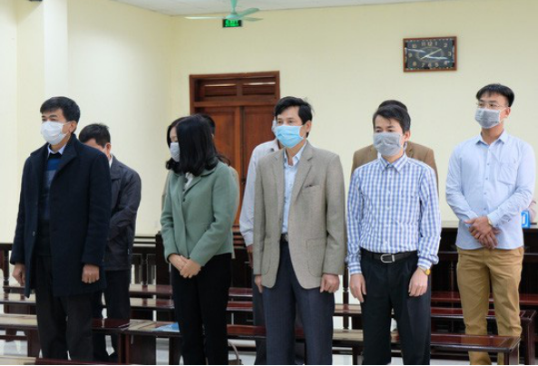 Xét xử 5 cựu thanh tra tỉnh Thanh Hóa: Doanh nghiệp biếu tiền thì nhận thôi (?!)