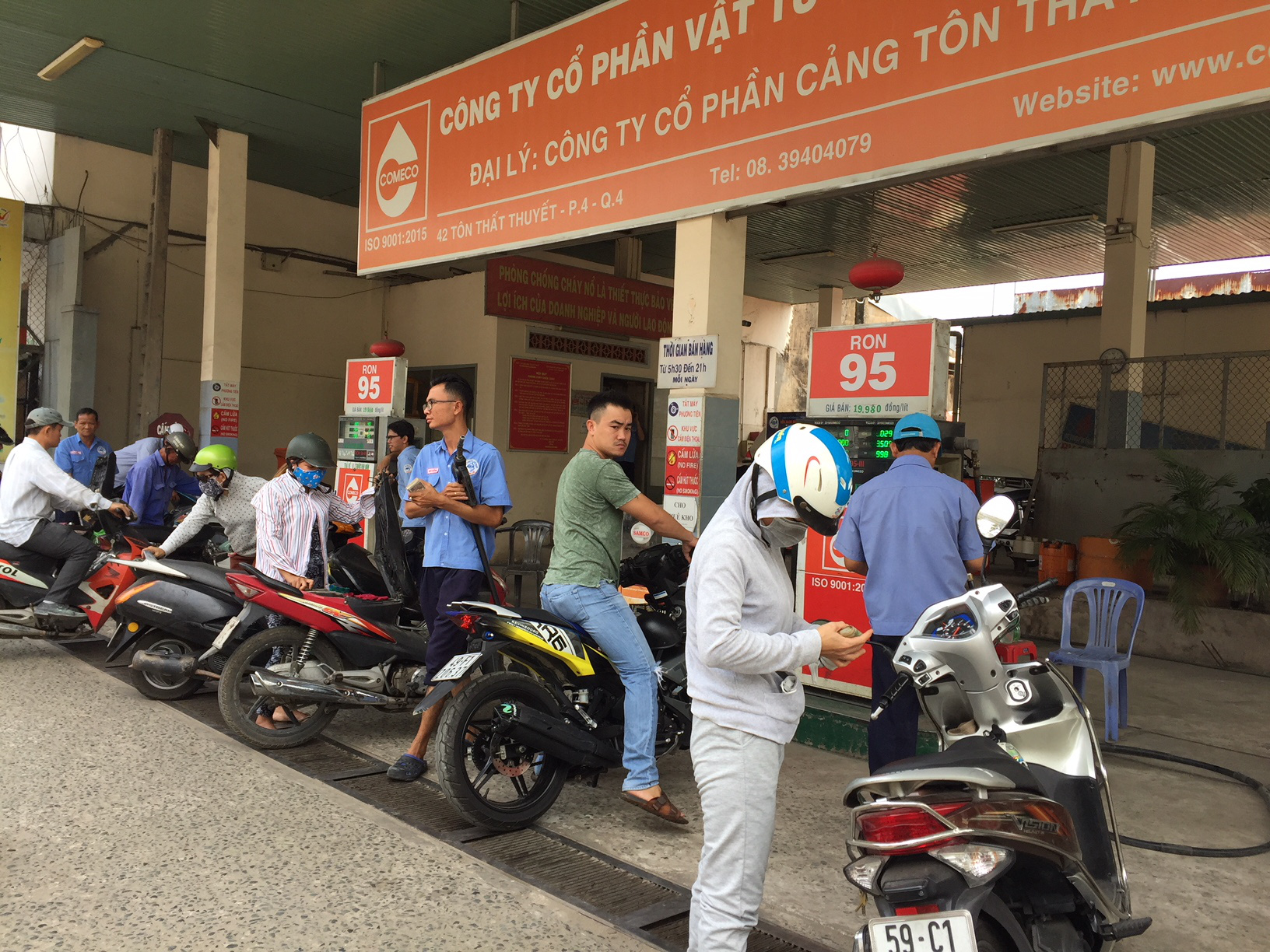 Giá xăng dầu trong nước có thể giảm trong những ngày tới