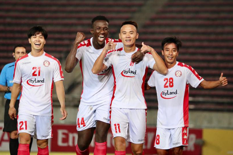 Công Phượng cản người giúp Xuân Nam lập công, CLB TP HCM vững ngôi đầu AFC Cup