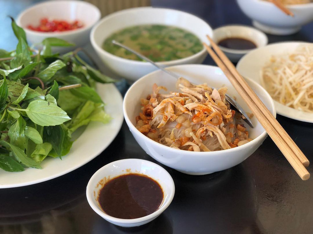 Bún cua thối và những món phải thử khi tới phố núi Pleiku