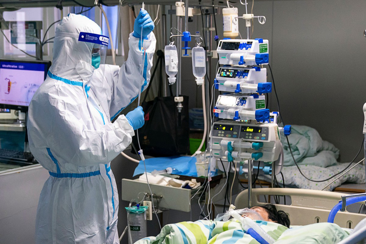 Covid-19: Virus có thể lan xa 4,5 m, tồn tại trong không khí ít nhất 30 phút - Ảnh 3.