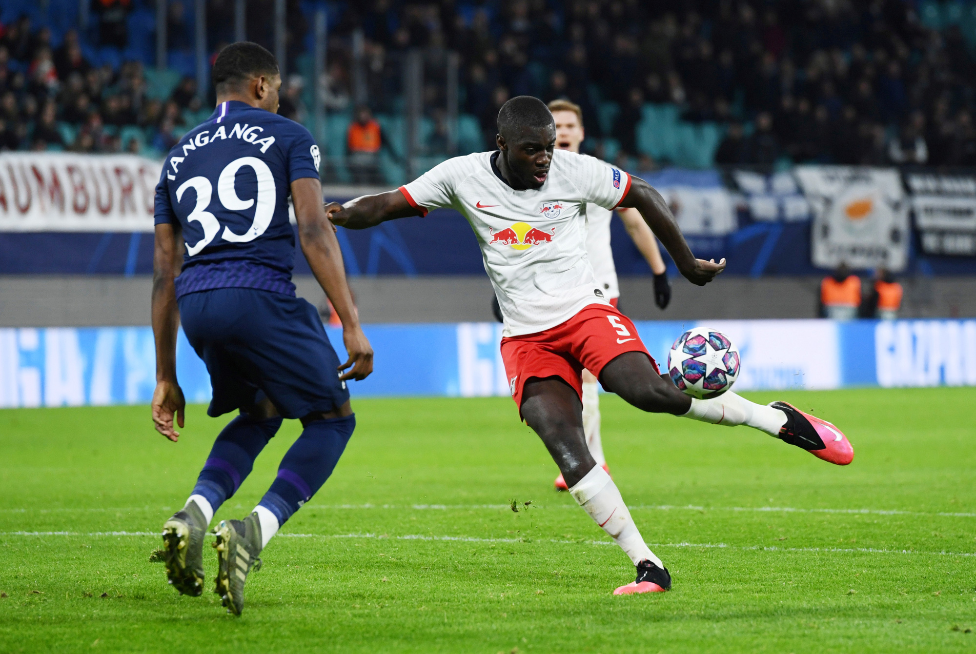 RB Leipzig: Ch&uacute; b&ograve; đỏ Bundesliga khuynh đảo Champions League - Ảnh 11.