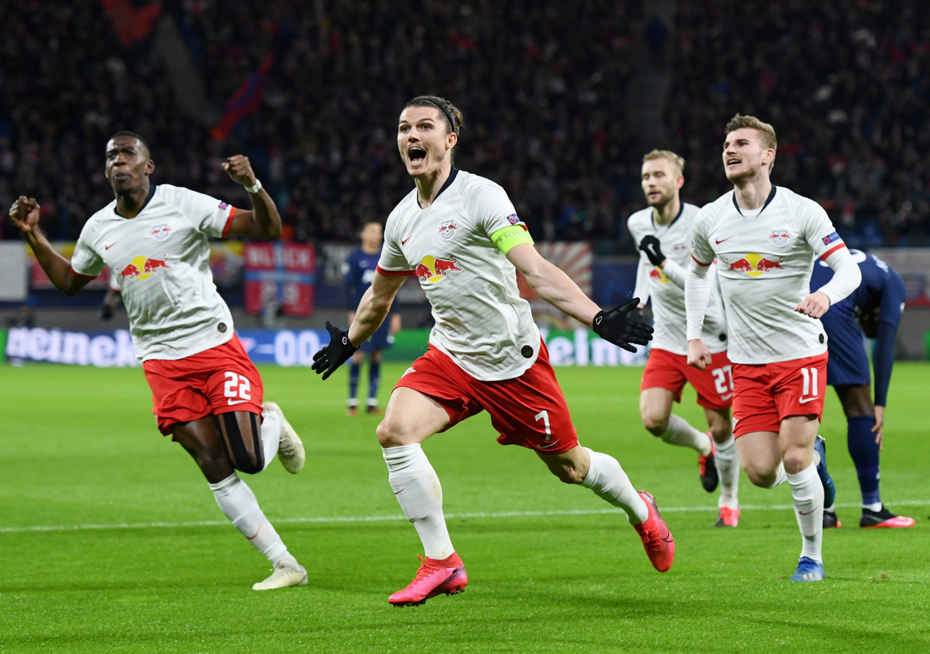 RB Leipzig: "Chú bò đỏ" Bundesliga khuynh đảo Champions League