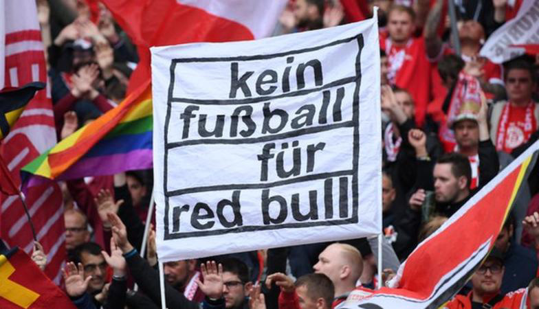 RB Leipzig: Ch&uacute; b&ograve; đỏ Bundesliga khuynh đảo Champions League - Ảnh 2.