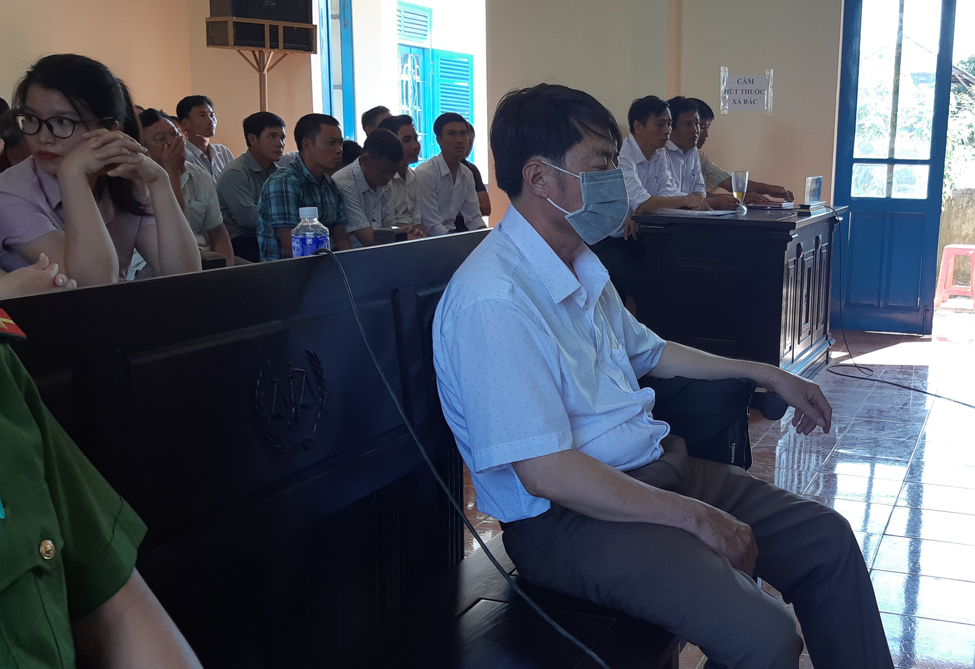 Vụ t&ograve;a vẫn triệu tập cả trăm người l&ecirc;n xử &aacute;n: Bị c&aacute;o ho, k&ecirc;u đau họng - Ảnh 4.