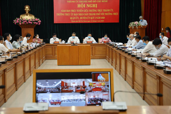 Đại hội Đảng bàn việc phục vụ nhân dân