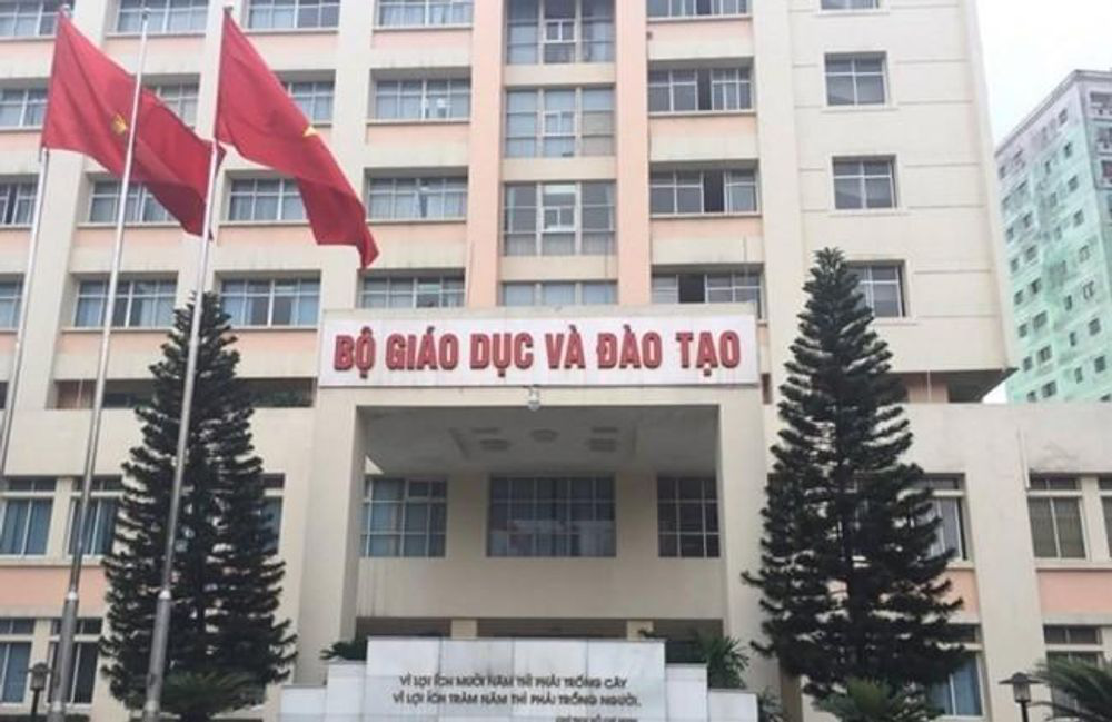 Bộ GD-ĐT ho&atilde;n l&agrave;m việc với kh&aacute;ch nước ngo&agrave;i đến từ v&ugrave;ng dịch - Ảnh 1.