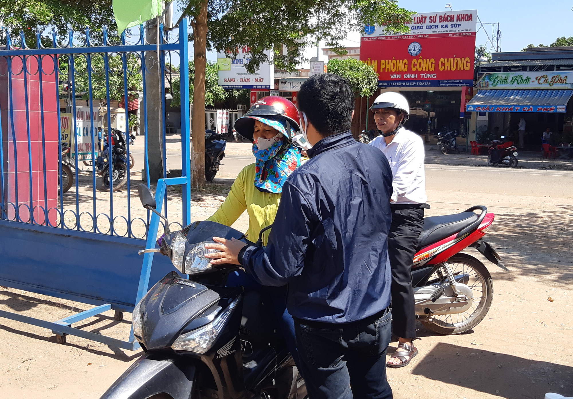 Vụ "Tòa vẫn triệu tập cả trăm người lên xử án": Hoãn theo chỉ đạo phòng chống Covid-19!