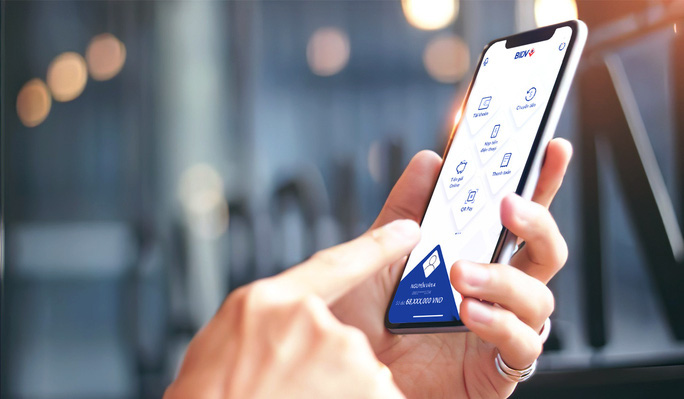 Tiếp tục giảm 50% phí chuyển tiền