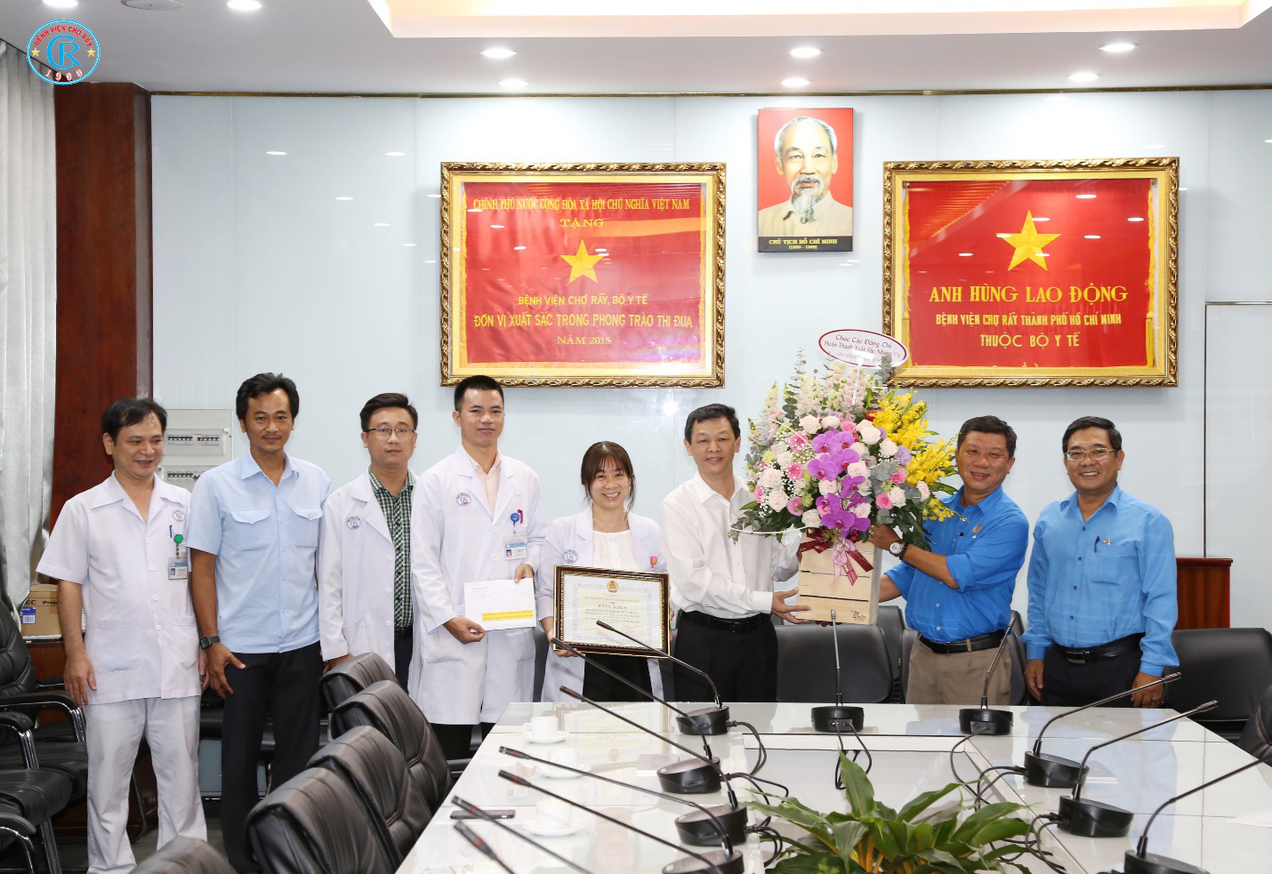 Bệnh viện Chợ Rẫy sẵn s&agrave;ng hỗ trợ c&aacute;c khu c&ocirc;ng  nghiệp TP HCM chống dịch Covid-19 - Ảnh 1.