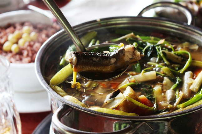 Canh chua bông súng, lươn đồng
