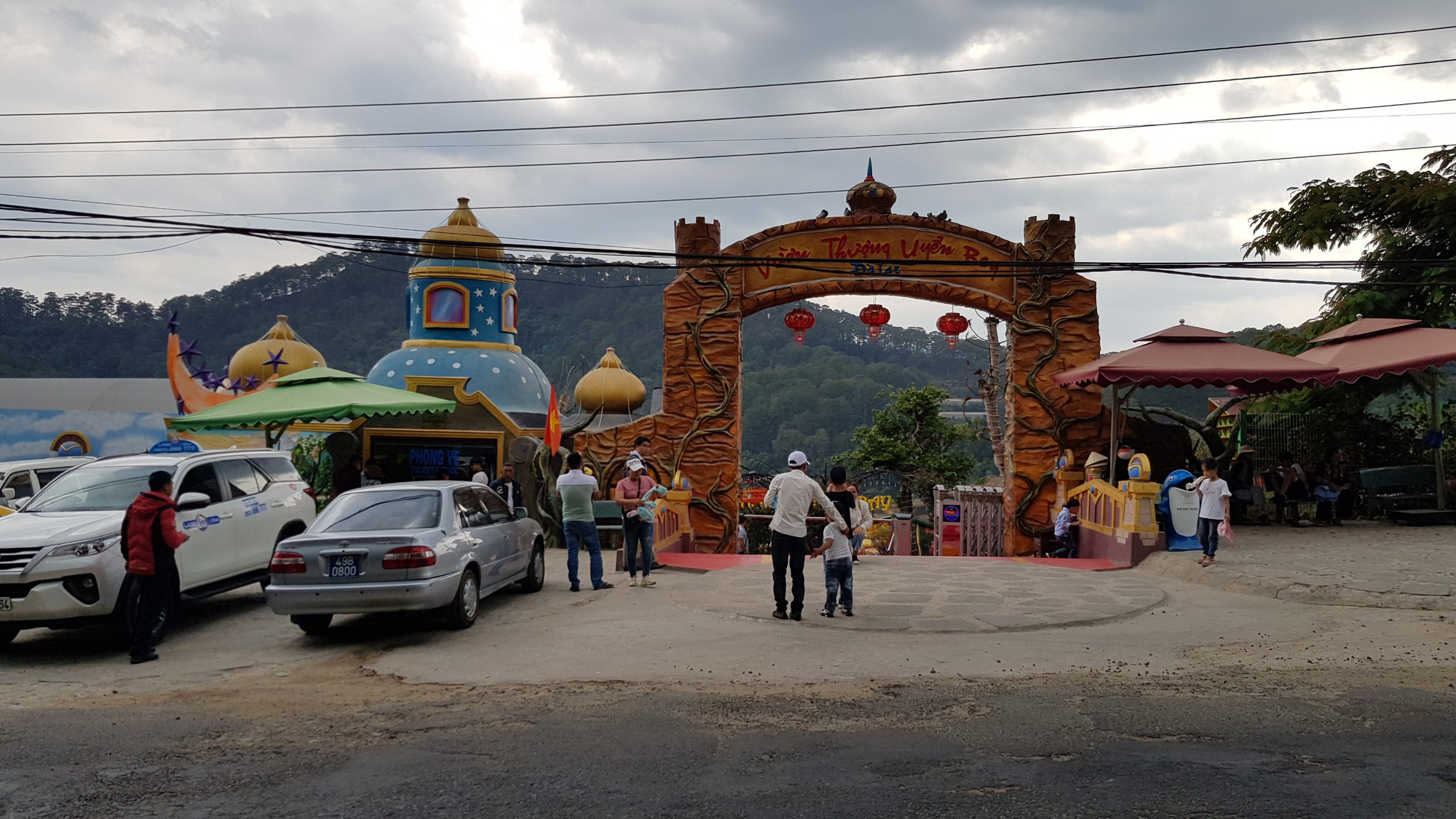 Cận cảnh vườn thượng uyển bay khổng lồ kh&ocirc;ng ph&eacute;p ngay cửa ng&otilde; Đ&agrave; Lạt - Ảnh 3.
