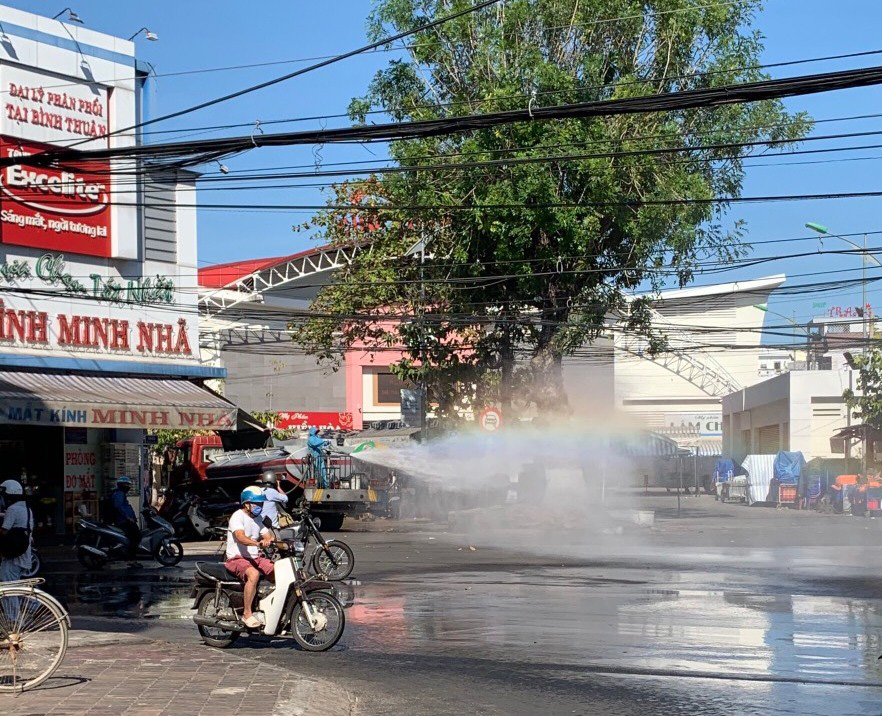 Bình Thuận: Cấm các cơ sở vui chơi giải trí đông người để phòng dịch bệnh Covid-19 - Ảnh 2.
