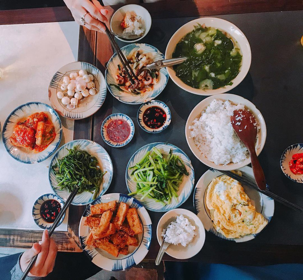 Những qu&aacute;n cơm ngon như nh&agrave; l&agrave;m ở TP HCM - Ảnh 1.