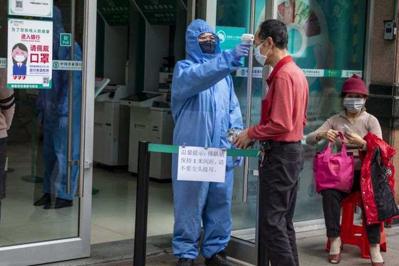 Covid-19: Trung Quốc có số ca nhiễm "ngoại nhập" vượt xa ca trong nước