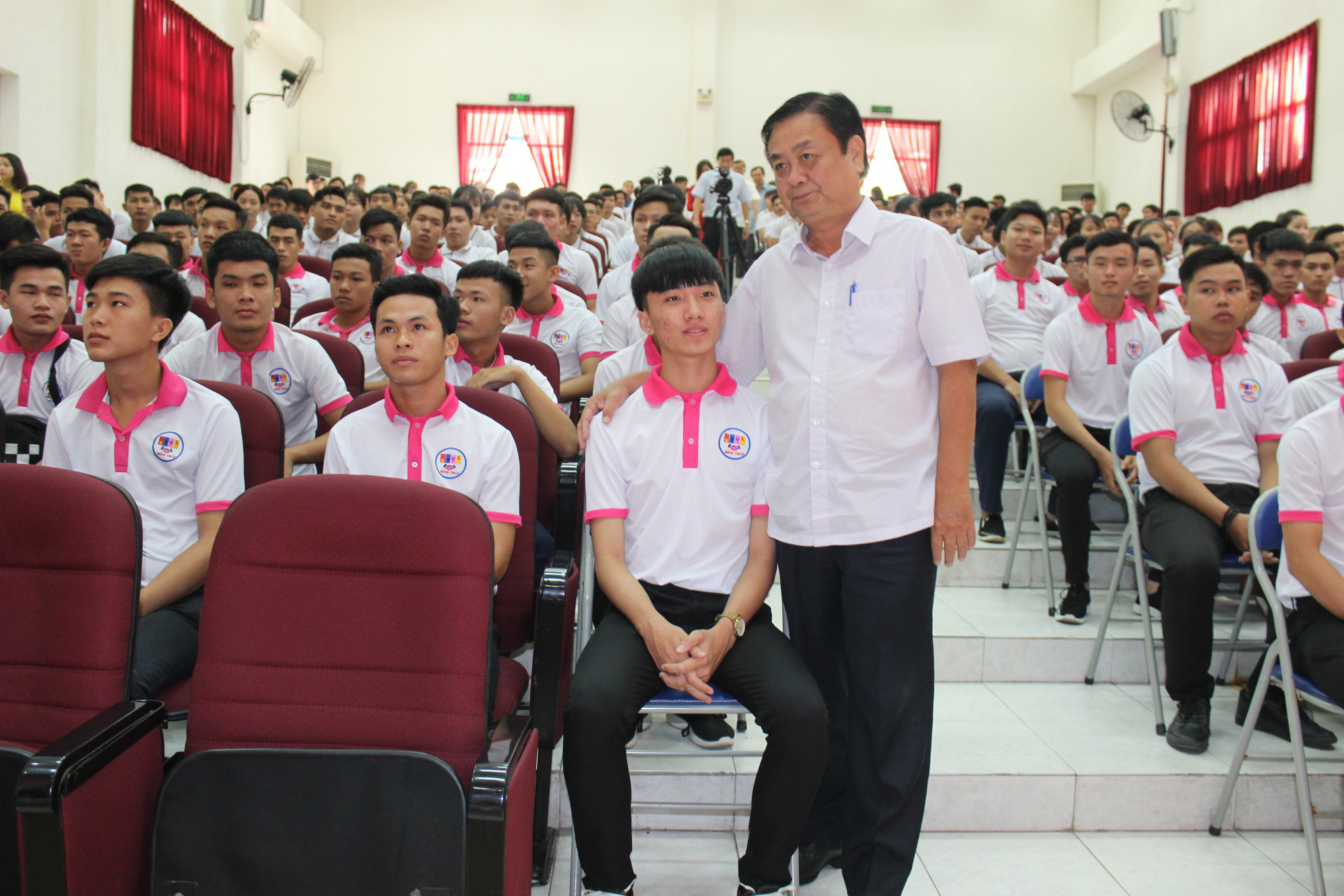 Bí thư Đồng Tháp gửi thư động viên con em tỉnh nhà đang làm việc tại nước ngoài