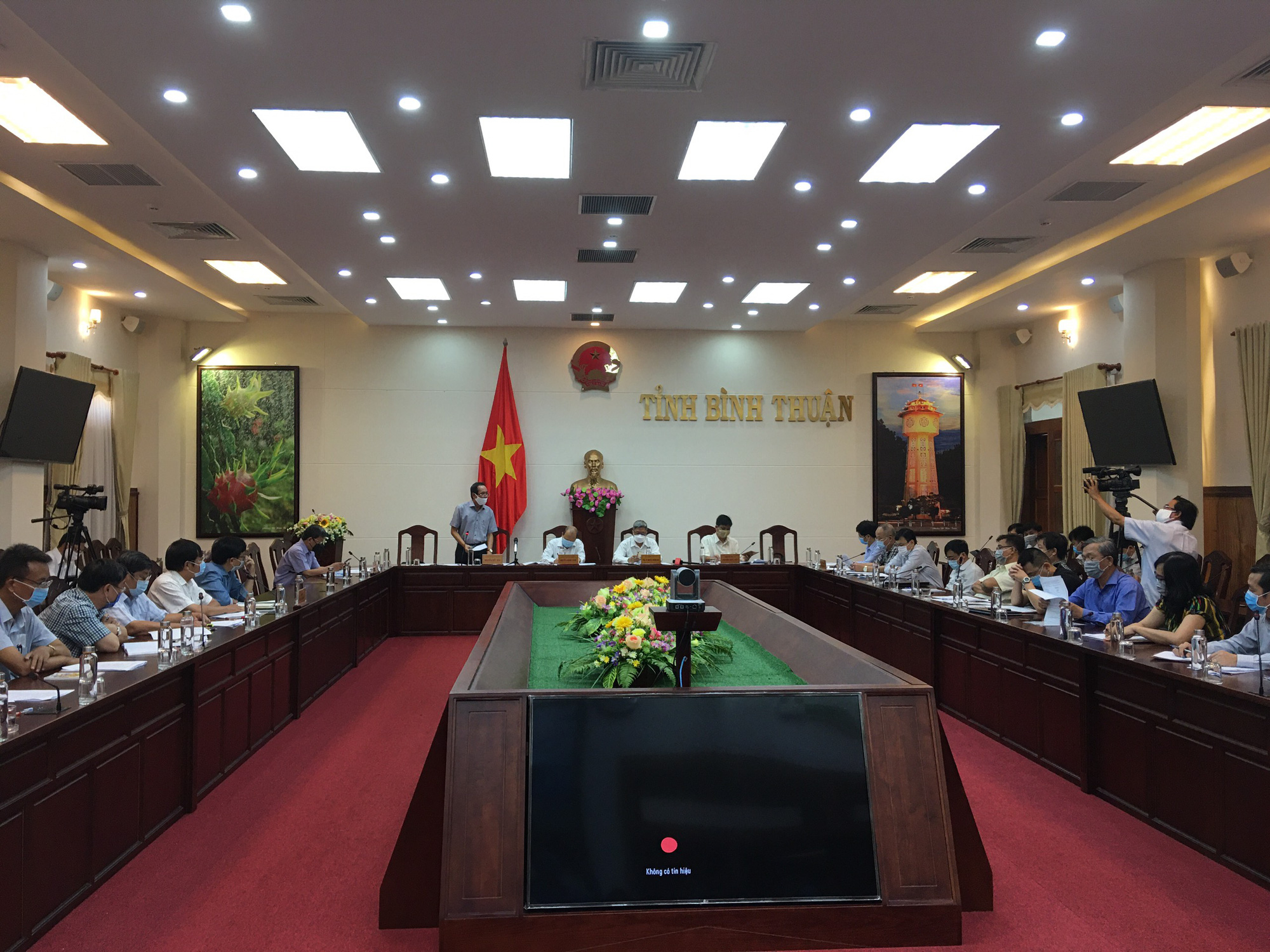 Covid-19: Ca bệnh thứ 34 khai báo nhỏ giọt, Bộ Y tế vào Bình Thuận - Ảnh 1.