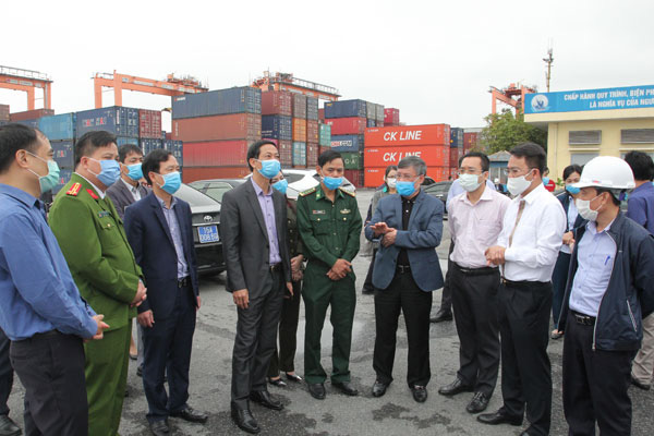 Kh&ocirc;ng lợi dụng dịch Covid-19 để g&acirc;y kh&oacute; khăn, phiền nhiễu cho doanh nghiệp - Ảnh 1.