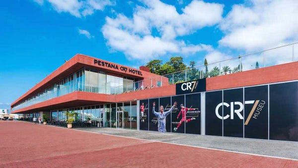Bên trong khách sạn của CR7