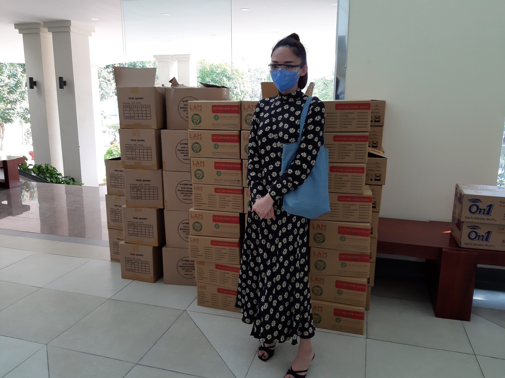 Tóc Tiên, Tùng Dương tặng hơn 1 tỉ đồng cho cho bộ đội biên phòng để chung tay đẩy lùi Covid-19 - Ảnh 4.