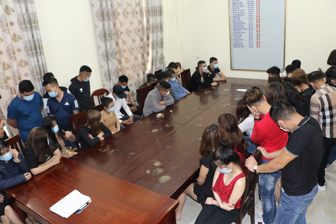 20 cô gái "bay lắc" trong tiệc ma túy ở quán karaoke giữa mùa dịch Covid-19
