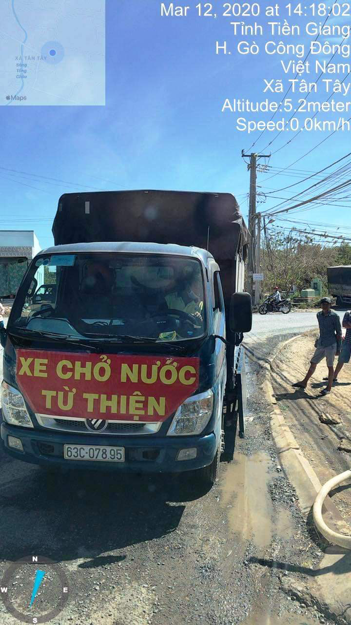 Biệt đội chở nước ngọt về cấp miễn phí cho dân vùng hạn mặn - Ảnh 2.