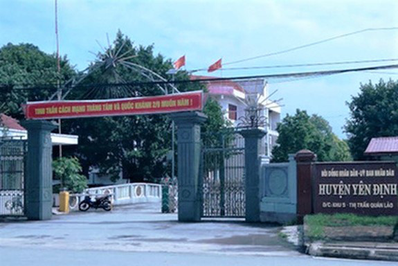 Huyện bị tố nợ 52 tỉ đồng tiền tiếp khách, sửa xe... của nhiều người "chây ỳ" không trả