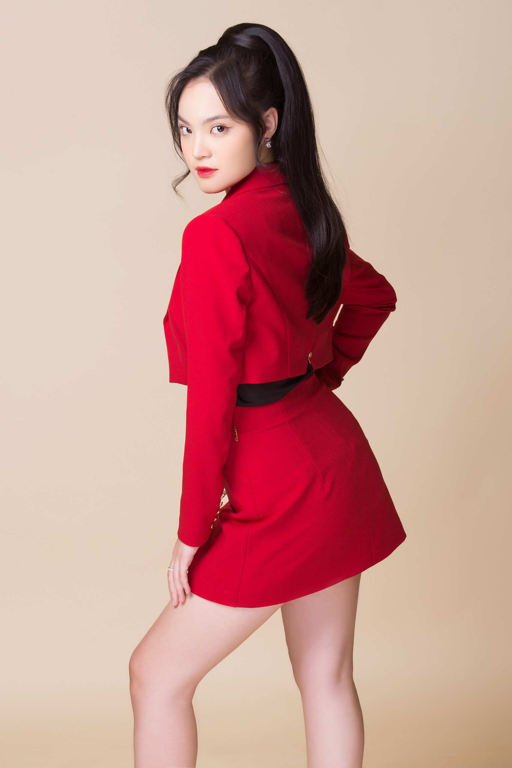 Ca sĩ trẻ Sunny Đan Ngọc năng động, khoe n&eacute;t tươi trẻ trong loạt ảnh mới - Ảnh 9.