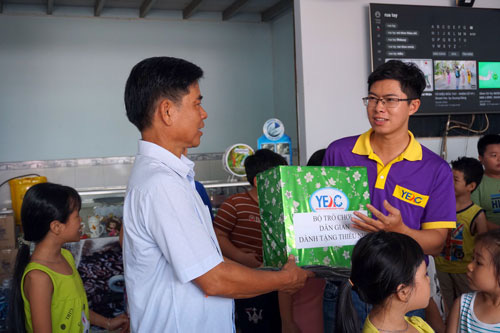 San sẻ gánh lo với công nhân