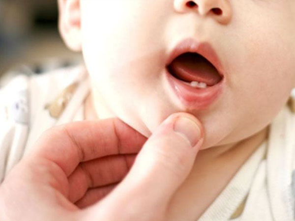 Trẻ mọc răng rồi mà vẫn lười nhai