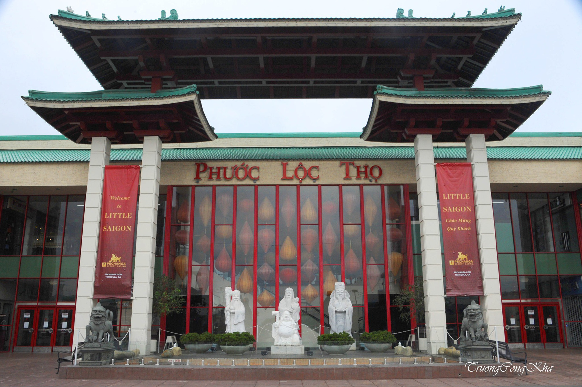 Covid-19 ở Mỹ: Little Saigon vắng lặng, khu Phước Lộc Thọ không bóng người - Ảnh 2.