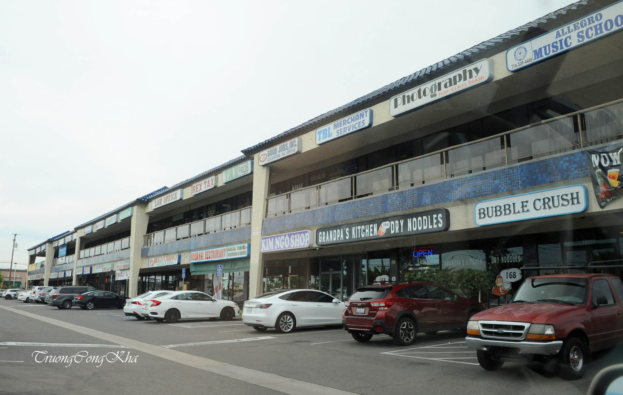 Covid-19 ở Mỹ: Little Saigon vắng lặng, khu Phước Lộc Thọ không bóng người - Ảnh 7.