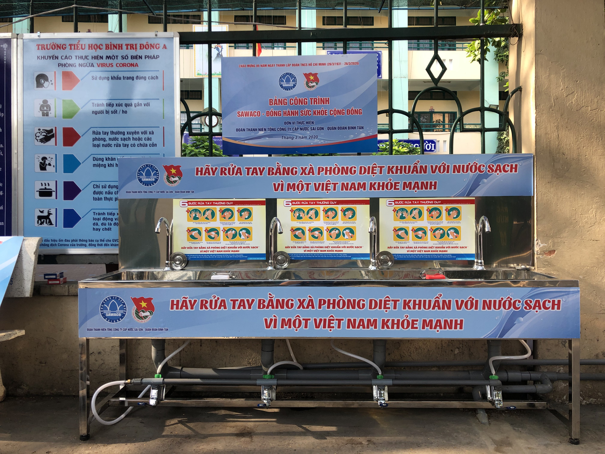 Sawaco thực hiện công trình bồn nước sạch rửa tay hưởng ứng tháng thanh niên 2020