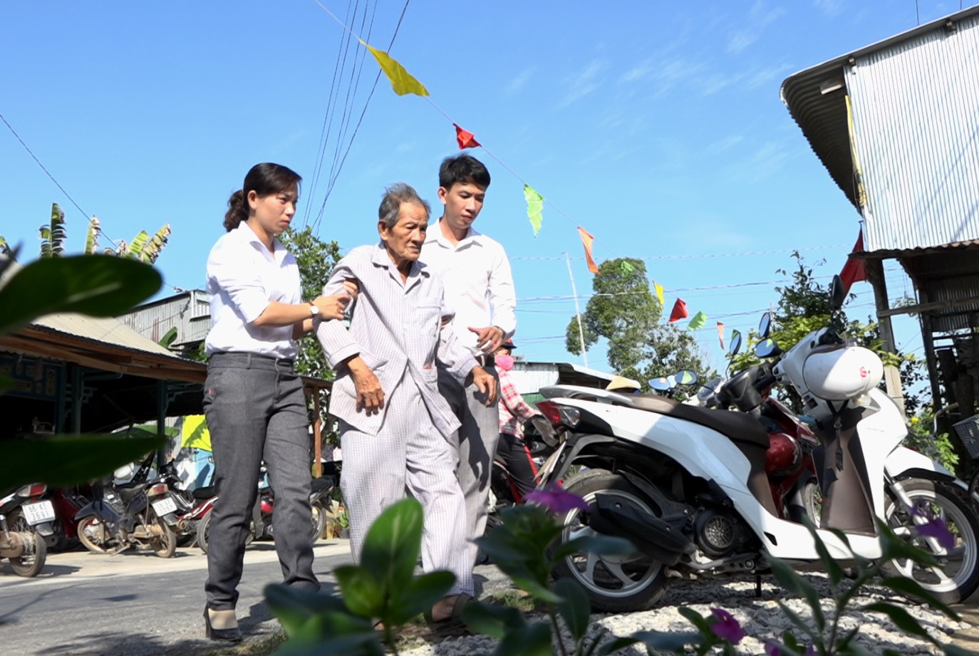 Gần dân, vì dân phục vụ - Ảnh 4.